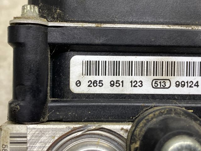 bontott SUBARU FORESTER ABS Kocka