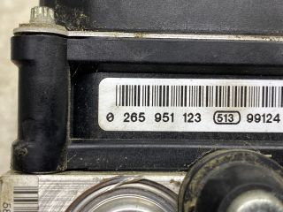 bontott SUBARU FORESTER ABS Kocka