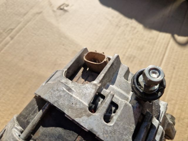 bontott SUBARU FORESTER Generátor