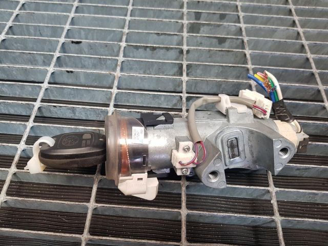 bontott SUBARU FORESTER Gyújtáskapcsoló