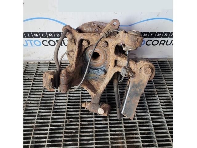 bontott SUBARU FORESTER Jobb első Csonkállvány