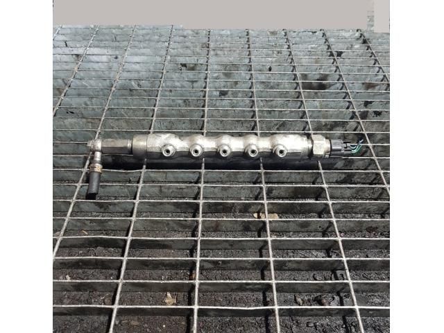 bontott SUBARU FORESTER Közösnyomócső