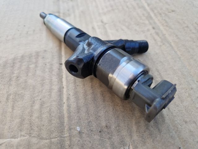 bontott SUBARU FORESTER Porlasztó (1 db)