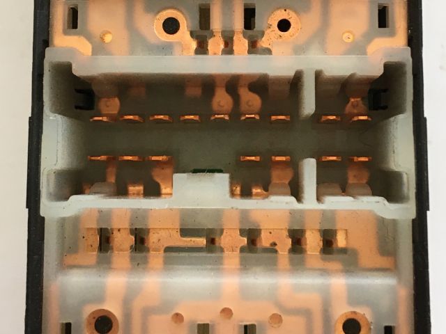 bontott SUBARU FORESTER Ablakemelő Kapcsoló Négyes / Kettes