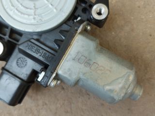 bontott SUBARU FORESTER Bal első Ablakemelő Szerkezet (Elektromos)