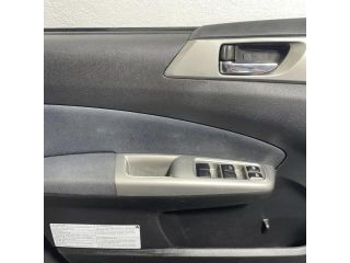 bontott SUBARU FORESTER Bal első Ajtó Kárpit