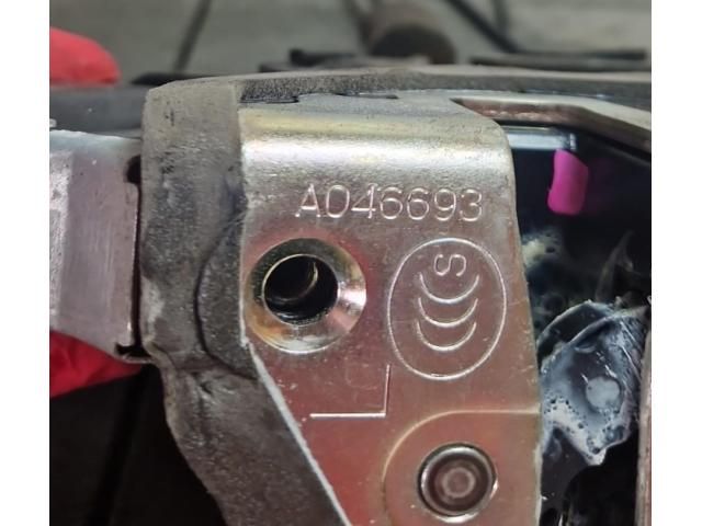 bontott SUBARU FORESTER Bal hátsó Ajtózár