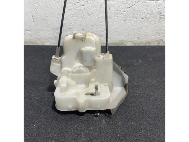 bontott SUBARU FORESTER Bal hátsó Ajtózár