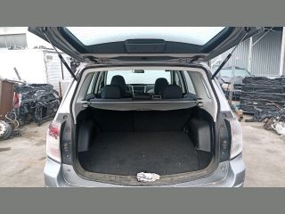 bontott SUBARU FORESTER Bal hátsó Gumikéder