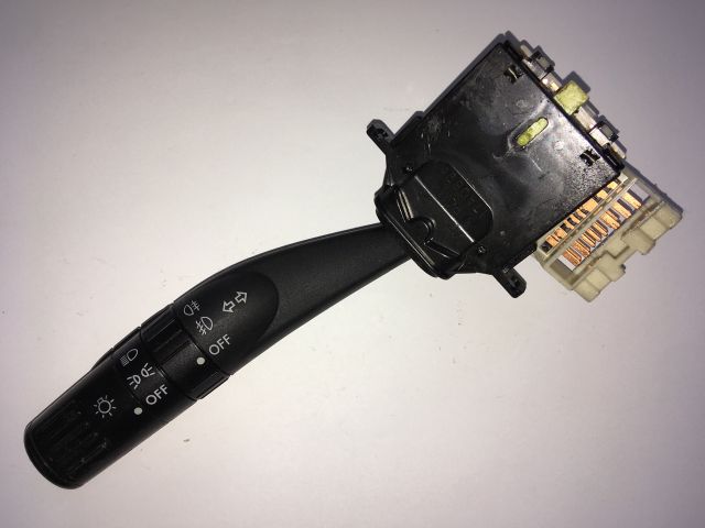 bontott SUBARU FORESTER Bal Kormánykapcsoló Irányjelző