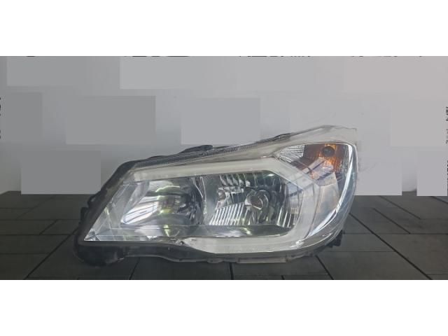 bontott SUBARU FORESTER Bal Xenon Fényszóró