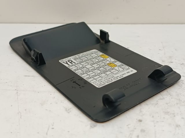 bontott SUBARU FORESTER Biztosítéktábla Fedél