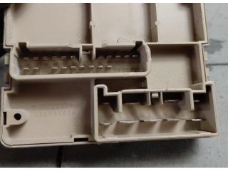 bontott SUBARU FORESTER Biztosítéktábla Utastér