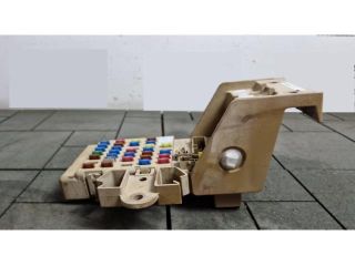 bontott SUBARU FORESTER Biztosítéktábla Utastér