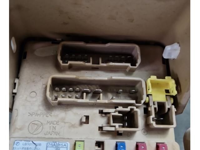 bontott SUBARU FORESTER Biztosítéktábla Utastér