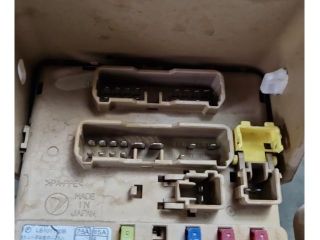 bontott SUBARU FORESTER Biztosítéktábla Utastér