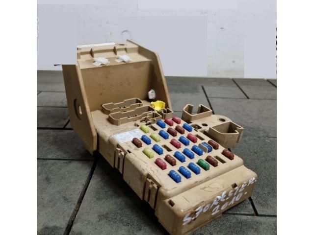 bontott SUBARU FORESTER Biztosítéktábla Utastér