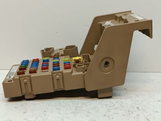 bontott SUBARU FORESTER Biztosítéktábla Utastér