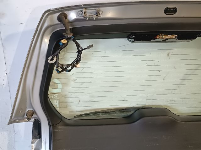 bontott SUBARU FORESTER Csomagtérajtó (Részeivel)