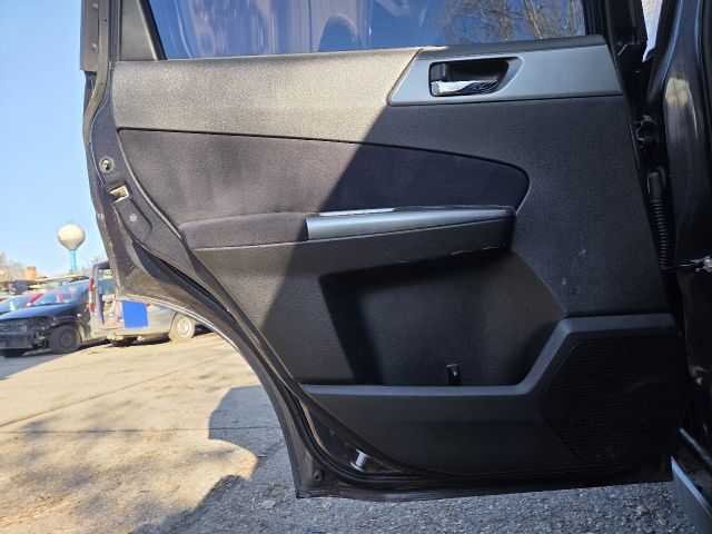 bontott SUBARU FORESTER Csomagtérajtó (Részeivel)