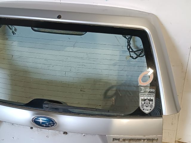 bontott SUBARU FORESTER Csomagtérajtó (Részeivel)