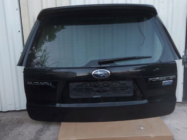 bontott SUBARU FORESTER Csomagtérajtó (Részeivel)