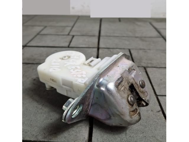 bontott SUBARU FORESTER Csomagtérajtó Zárszerkezet