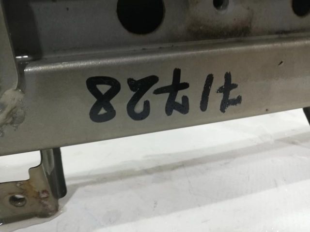 bontott SUBARU FORESTER Első Lökhárító Merevítő (Fém)