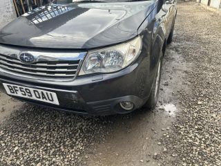 bontott SUBARU FORESTER Első Lökhárító (Üresen)