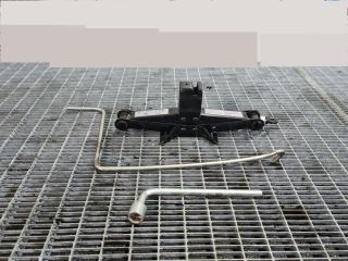 bontott SUBARU FORESTER Emelő