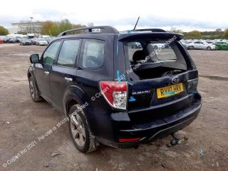 bontott SUBARU FORESTER Felső Hűtőburkolat