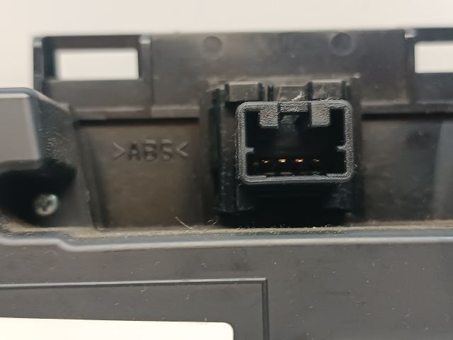 bontott SUBARU FORESTER Fűtéskapcsoló (digit klímás)