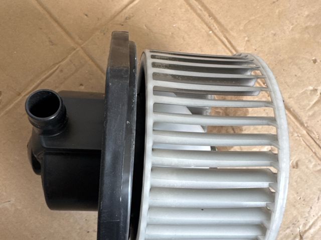 bontott SUBARU FORESTER Fűtőmotor (Klímás)