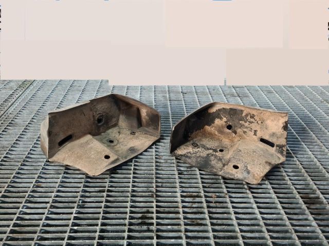 bontott SUBARU FORESTER Hátsó Sárvédő Gumi Pár