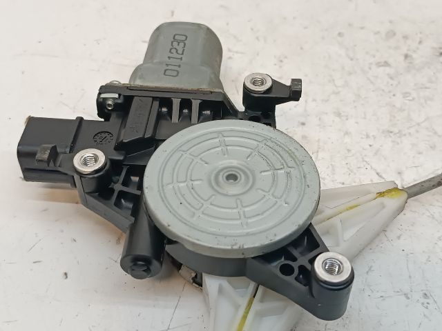 bontott SUBARU FORESTER Jobb első Ablakemelő Motor