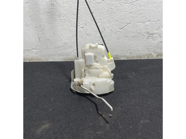 bontott SUBARU FORESTER Jobb első Ajtózár