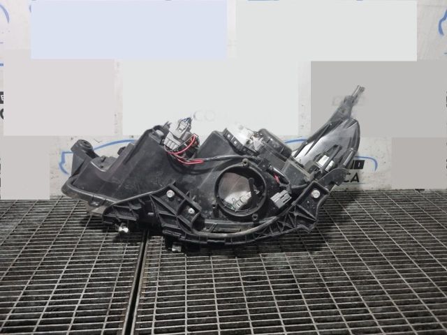 bontott SUBARU FORESTER Jobb Fényszóró