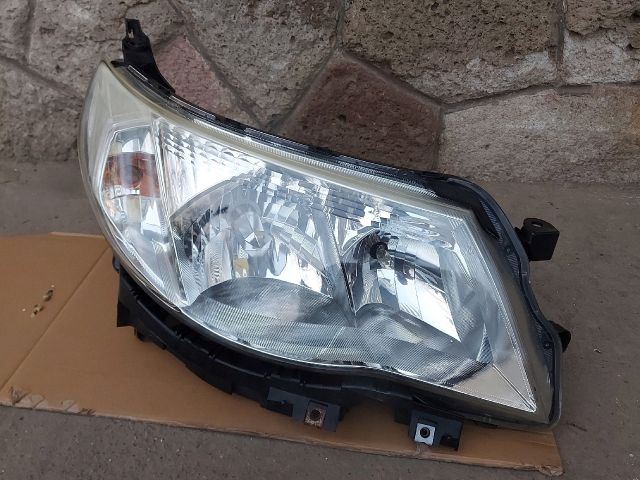 bontott SUBARU FORESTER Jobb Fényszóró
