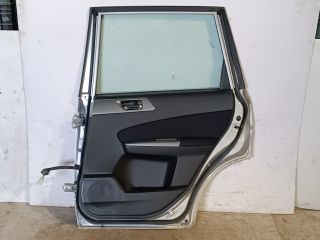 bontott SUBARU FORESTER Jobb hátsó Ajtó (Részeivel)