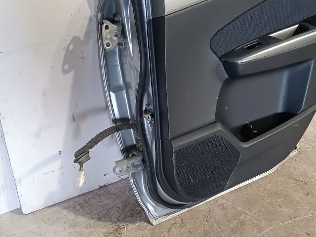 bontott SUBARU FORESTER Jobb hátsó Ajtó (Részeivel)