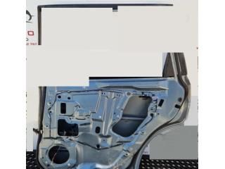 bontott SUBARU FORESTER Jobb hátsó Ajtó (Üres lemez)