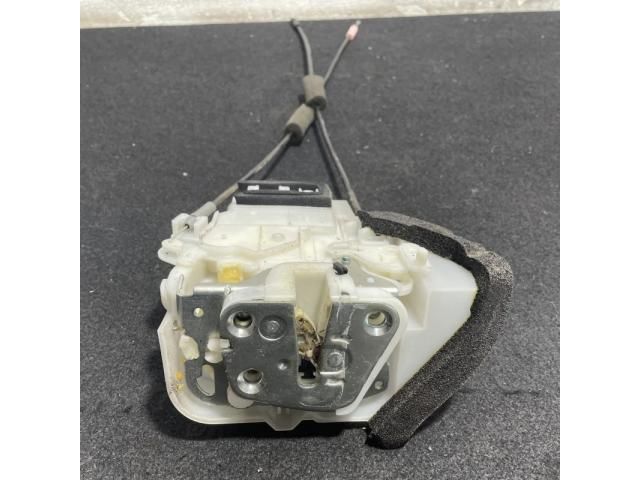 bontott SUBARU FORESTER Jobb hátsó Ajtózár