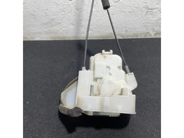 bontott SUBARU FORESTER Jobb hátsó Ajtózár