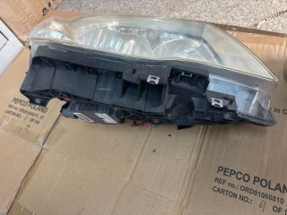 bontott SUBARU FORESTER Jobb Xenon Fényszóró