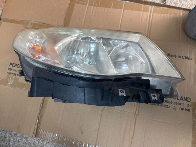 bontott SUBARU FORESTER Jobb Xenon Fényszóró