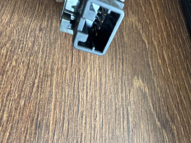 bontott SUBARU FORESTER Menetstabilizátor Kapcsoló