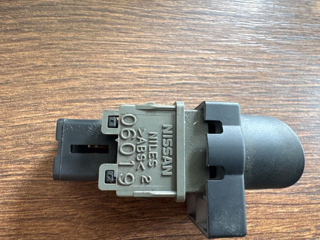 bontott SUBARU FORESTER Menetstabilizátor Kapcsoló