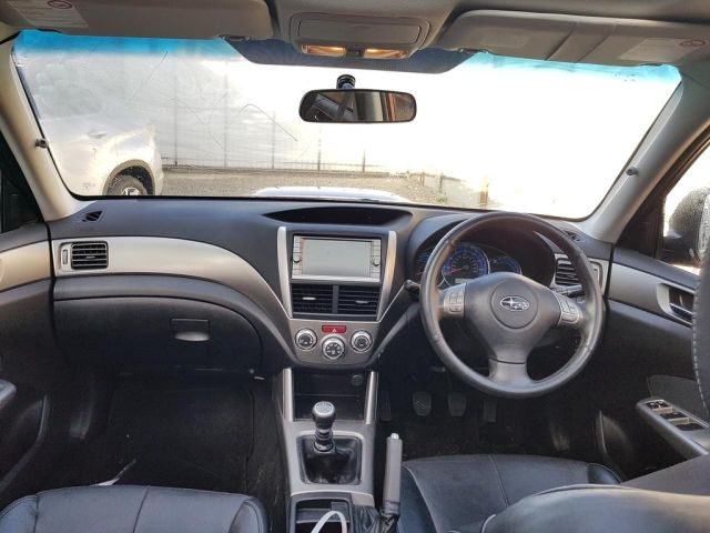 bontott SUBARU FORESTER Navigációs Fejegység