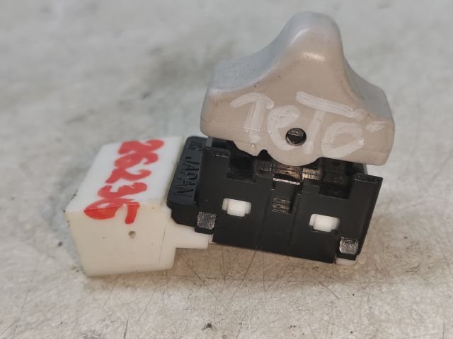 bontott SUBARU FORESTER Tetőablak Kapcsoló