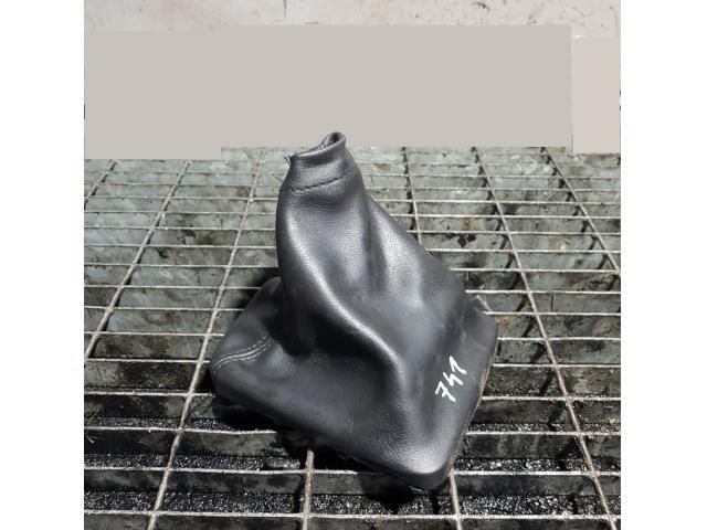 bontott SUBARU FORESTER Váltószoknya